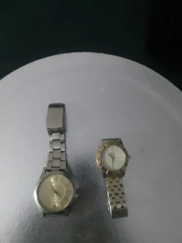 Vendo 2 relógios de pulso