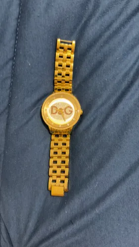 Vende se RELÓGIO D&G