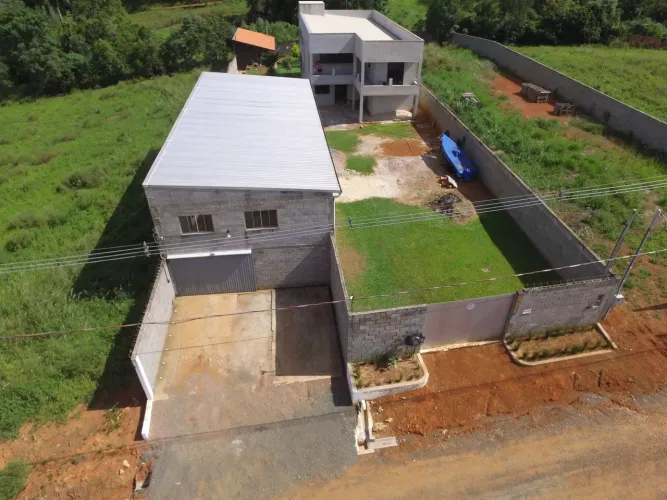 Terreno rural com 1.400 metros quadrados próximo ao centro de eventos VENDO