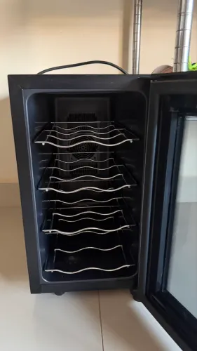 ADEGA DE VINHOS ELECTROLUX
