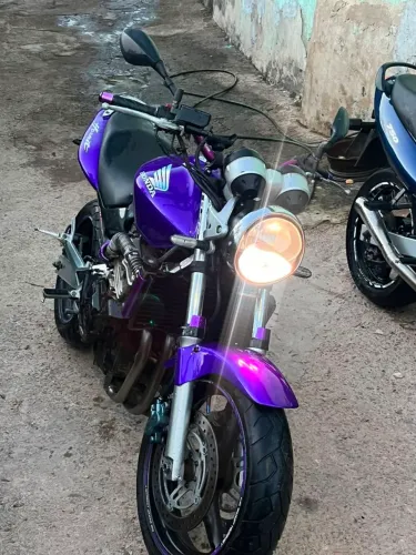 Hornet impecável 