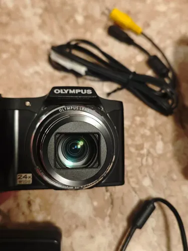 Câmera Olympus SZ14
