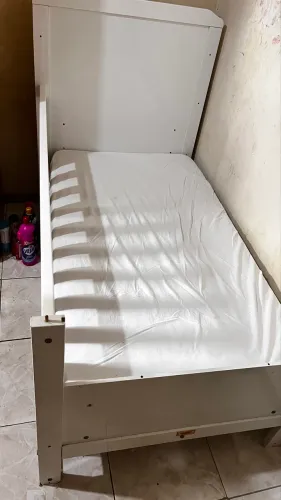 Berço que vira cama 