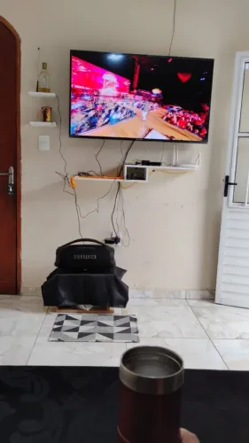 Vende - se Caixa bombox 3 Aiwa 2 meses de uso e entro com uma bolsa pra levar a mesma