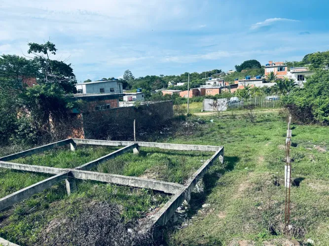 ? Terreno com Ótima Metragem em São Pedro da Aldeia