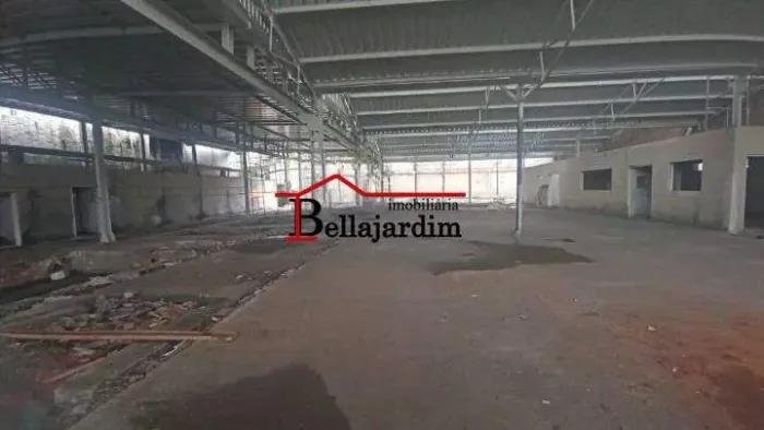Galpão Comercial para Alugar no Bairro Vila Tibiriçá em Santo André/SP.