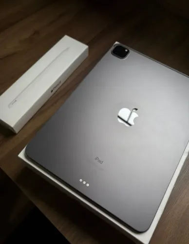 iPad Pro 11" + Apple Pencil