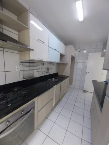 Alugo casa em Condomínio 