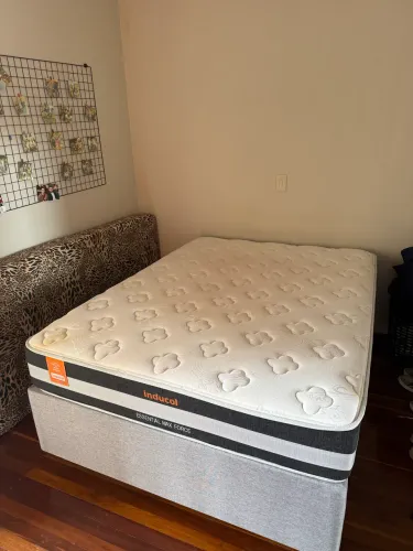 Cama de casal + Colchão 