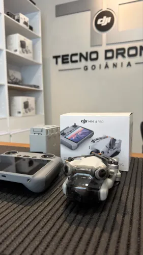 Drone DJI Mini 4 PRO Combo Fly More