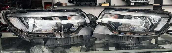 Farol Jeep Compass (2022-2026)  ORIGINAL COM REATOR