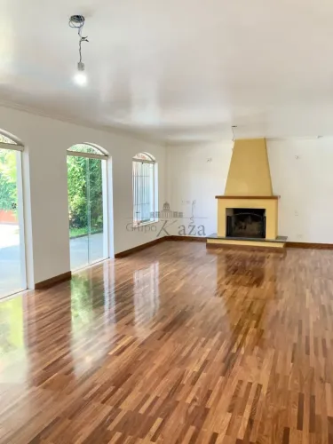 Casa - Alto de Pinheiros - 4 Dormitórios - 412m².