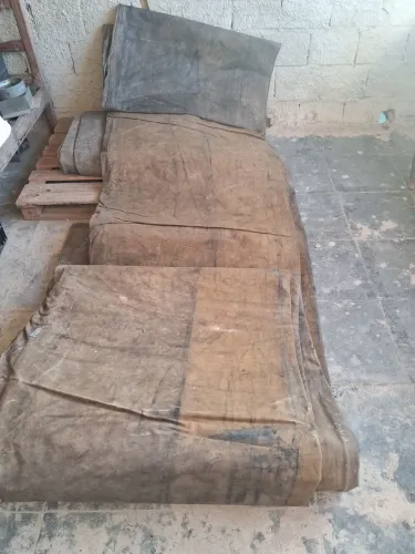 Vendo duas lonas encerado 8x8 um Malheiro bepo grande para caminhão em mg 