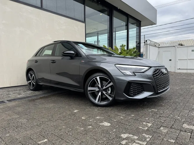 Audi A3 Sportb. Perf. Black 2.0 TFSI S-tronic 2024