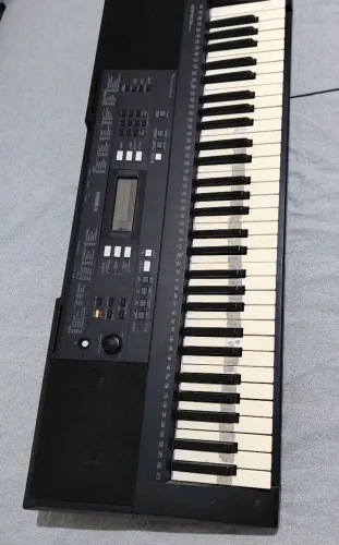 Yamaha PSR-E343