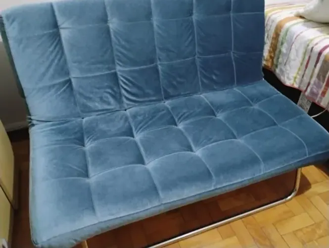 Sofá-cama casal azul em veludo/suede