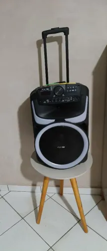 Vendo caixa de som via bluetooth novo na caixa