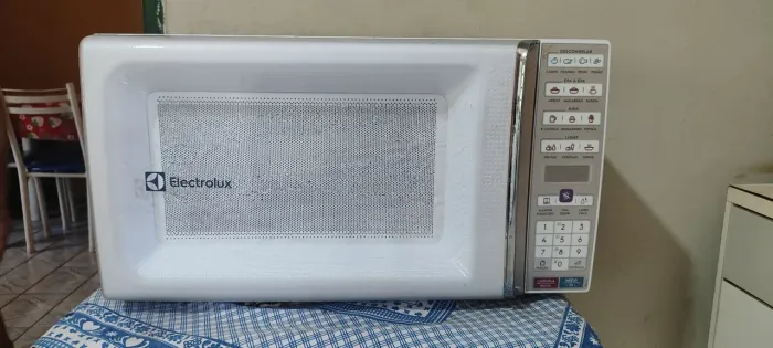 Micro-ondas Electrolux 34L 127V - Pouquíssimo Uso