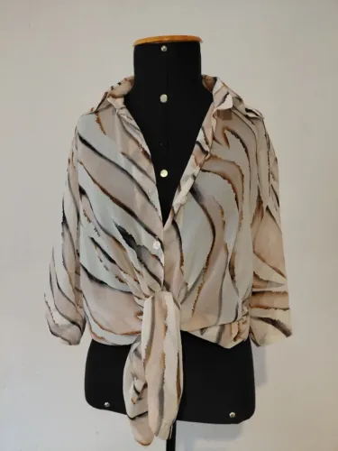 Camisa feminina levíssima