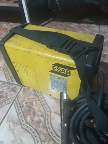 Máquina de solda ESAB inversora LHN 220i Plus