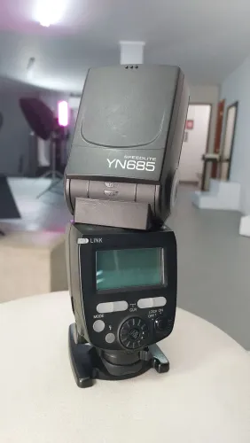 Flash Yongnuo YN685 Canon (com rádio embutido)