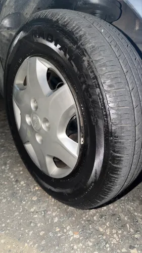 Vendo pneus e rodas aro 13