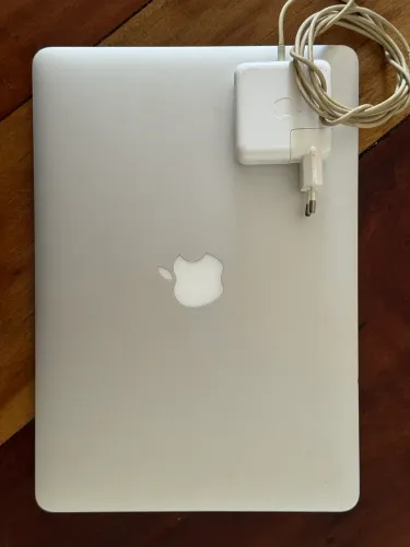 MacBook Air 2017 128gb SSD 8gb RAM