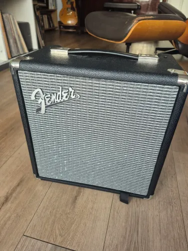 Fender Rumble 15 - amplificador de baixo 220v