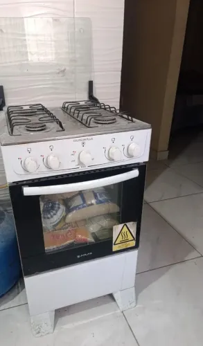 Fogão quatro bocas