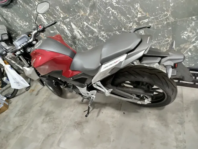 Cb 300 f Twister cbs
