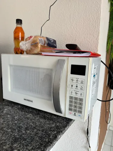 Micro-ondas 10 litros úteis em perfeito estado 