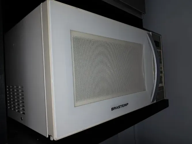 Forno Micro ondas Brastemp.