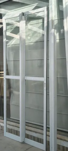 Porta de Correr Alumínio Branco 1,00 x 2,12m - 2 Folhas com Vidro (Impecável)
