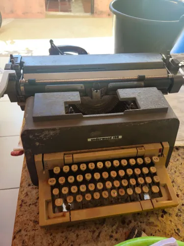 Máquina de Datilografia - Underwood 198