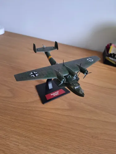 Miniatura Dornier Do 24T 1:48 Hidroavião Militar Alemão + Base