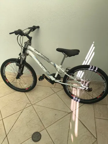Bicicleta aro 24"