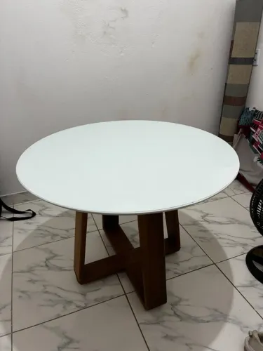 Mesa redonda + 4 cadeiras
