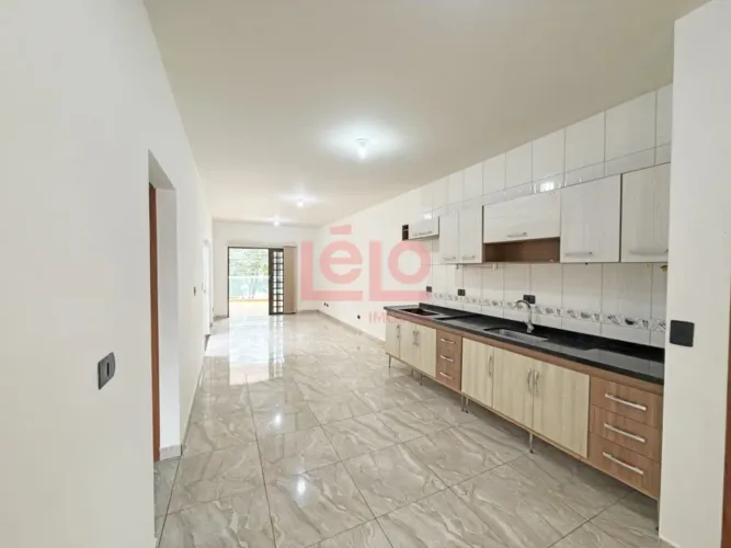 Apartamento Sobreloja próximo a Av Dona Sophia Rasgulaeff
