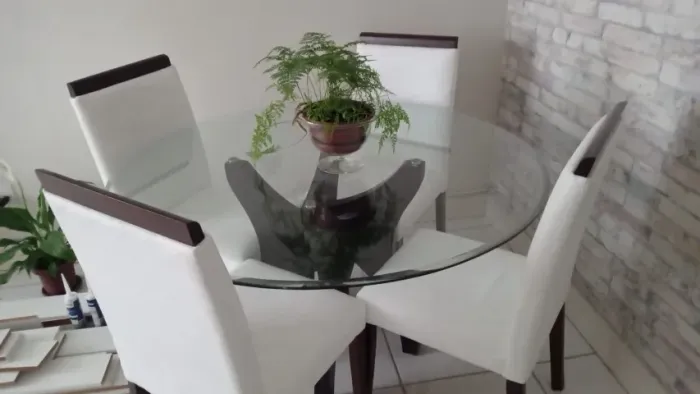 Mesa jantar com quadro cadeiras