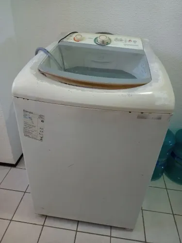 Máquina para retirada de peças , colocada placas recentemente.