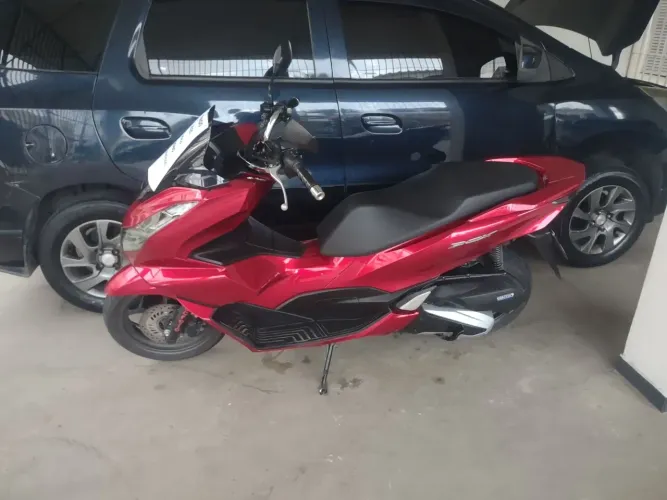 vendo PCX muito nova