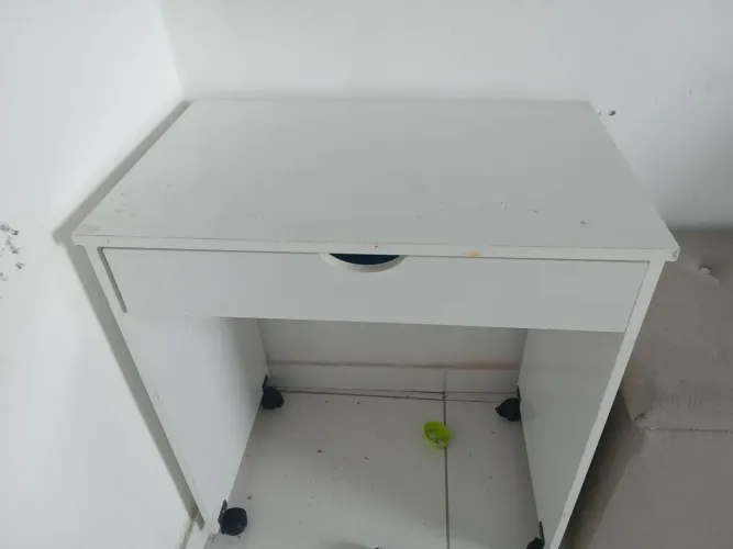 Mesa para computador usada.