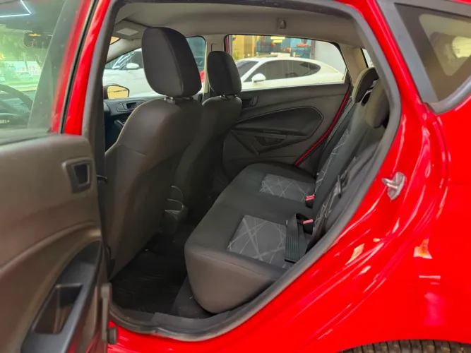 Ford Fiesta 1.5 16V Flex Mec. 5P 2015