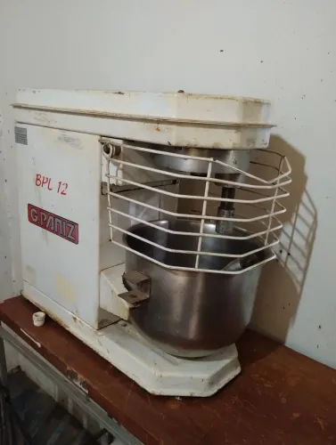 Batedeira industrial 12 litros marca Perfecta