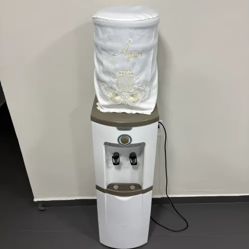Bebedouro de coluna Esmaltec - Ótimo estado