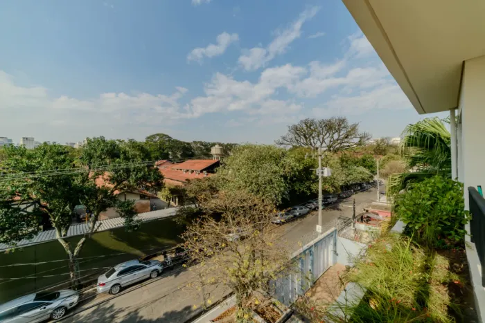 Casa para venda e locação em Cidade Monções com 2 quartos, sendo 2 suítes, 498m²