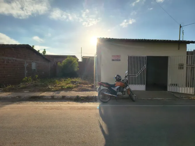 Casa com terreno a venda