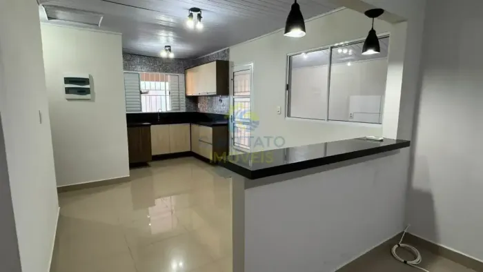CASA DE ESQUINA AV PRINCIPAL 117 m² 2 quartos 01 SUITE PORCELANATO em Jardim Imperial - C
