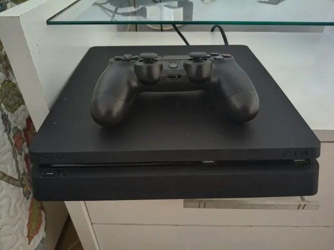 Ps4 Slim 1tb + 6 jogos no hd