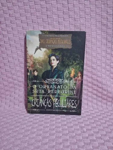 Livro O Orfanato da Srta Peregrine Para Crianças Peculiares - Usado